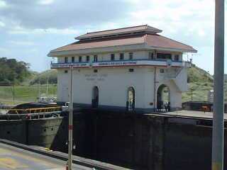パナマ運河、ミラマール水門